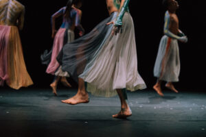 201202-DANCES-OF-DEATH-HI-RES-ILLIASTEIRLINCK-28-300x200